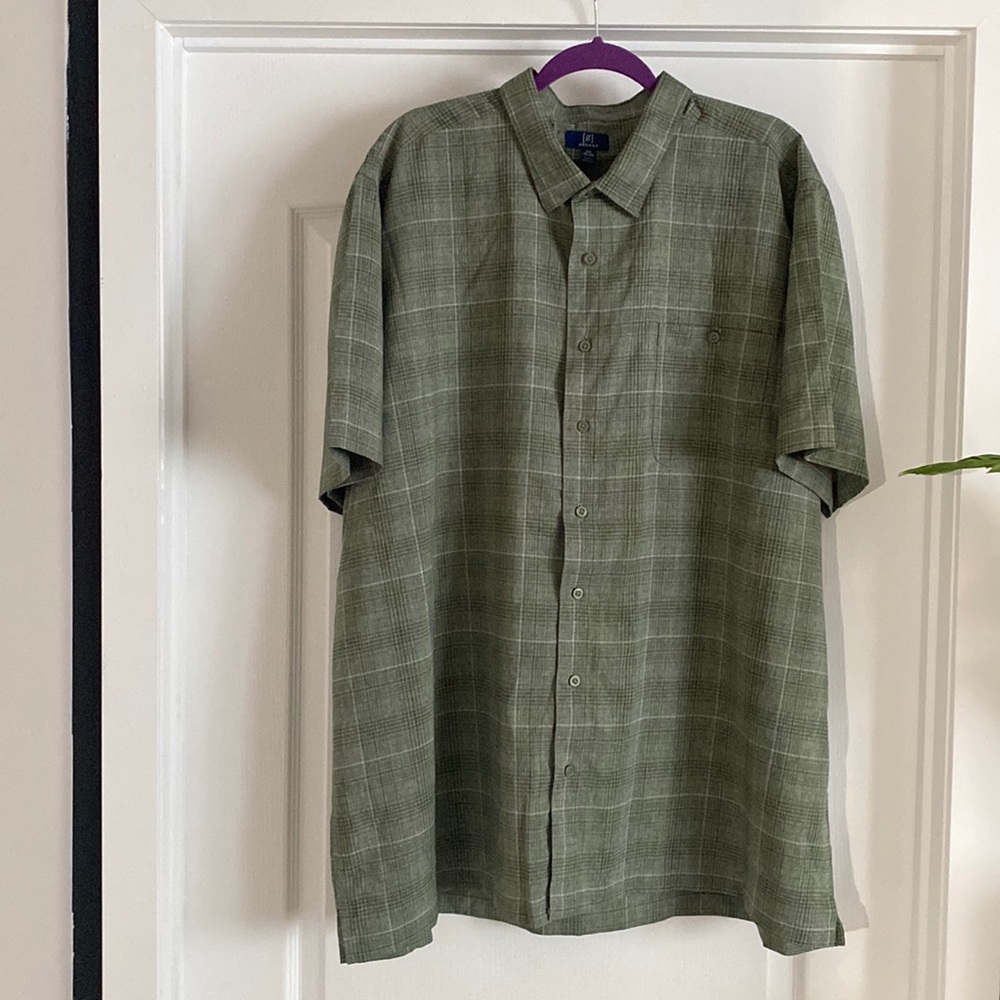 3XL Men’s button front shirt by George.  Green with green plaid print.